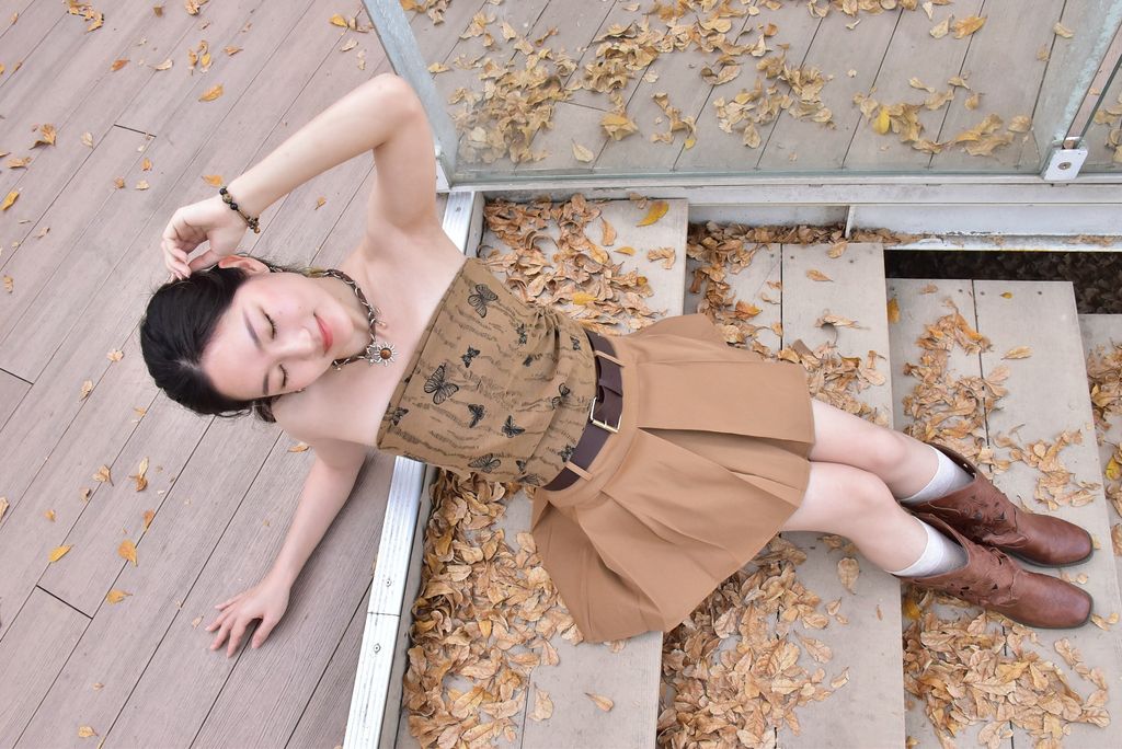 6203百褶短裙附皮帶-1