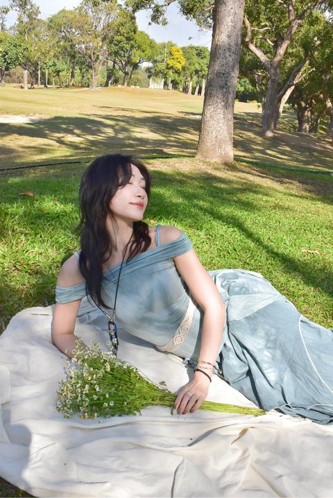 6304植物紮染｜一字領吊帶｜天空藍-4