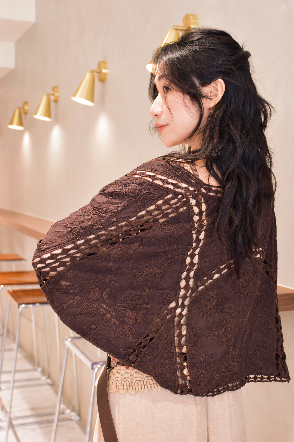 6604B雕花鏤空寬版外套｜大地咖-3
