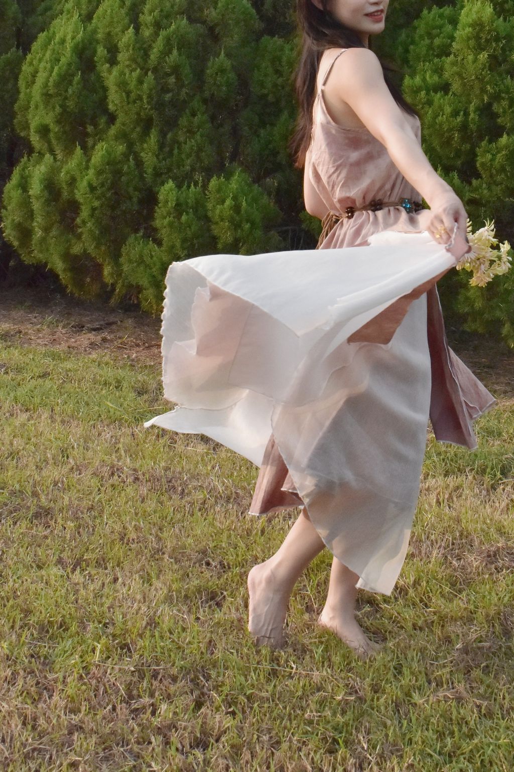 914植物紮染｜仙女下凡吊帶連身裙-鮮花粉-5