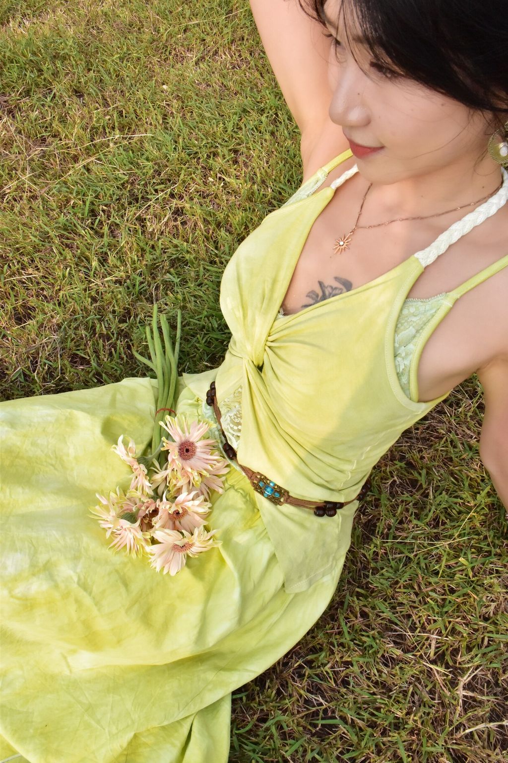 915植物紮染｜掛脖蕾絲拼接bratop-精靈綠-3