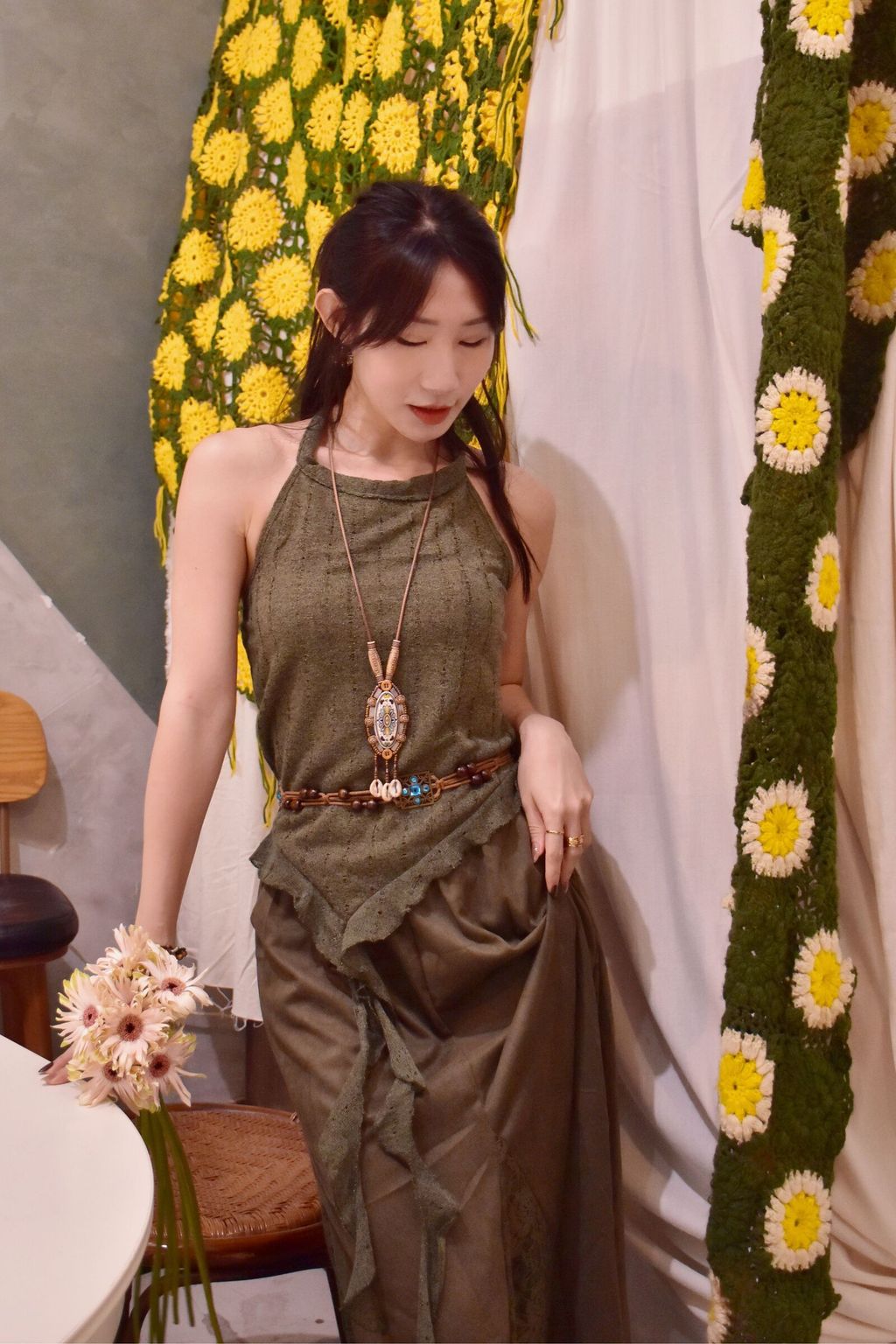 917針織掛脖鏤空上衣-森林綠-1