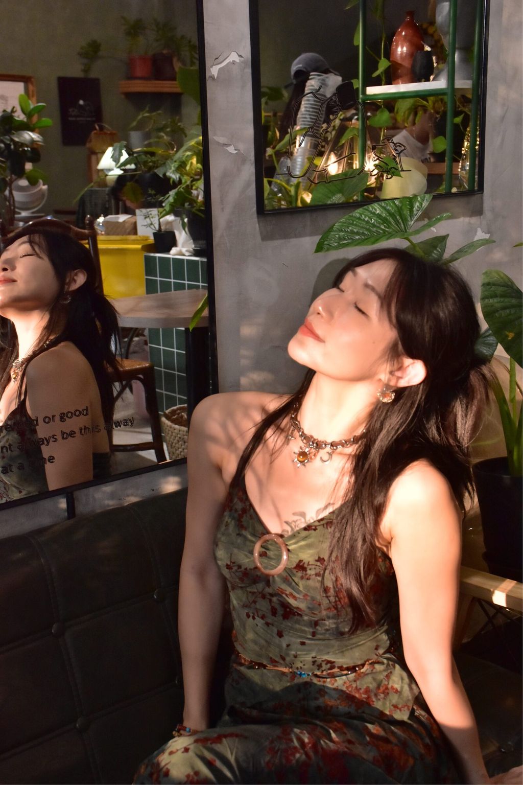 907植絨印花掛脖吊帶-暗夜綠3