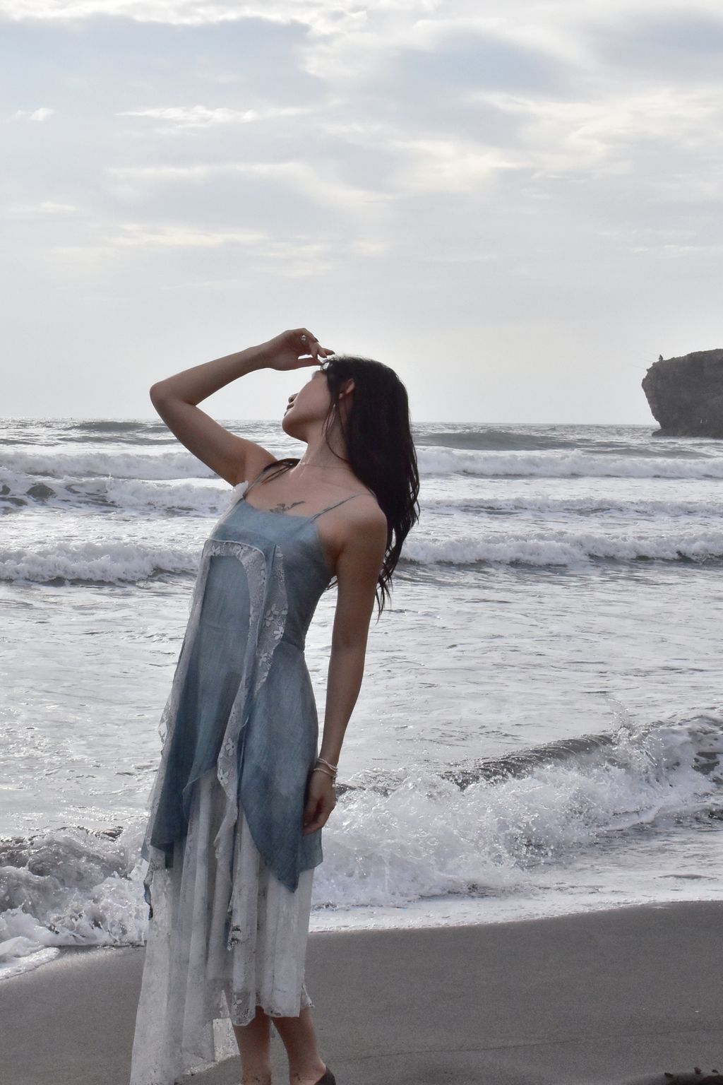 912蕾絲拼接吊帶連身裙-紮染藍-6豎