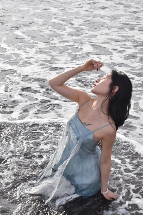 912蕾絲拼接吊帶連身裙-紮染藍-2