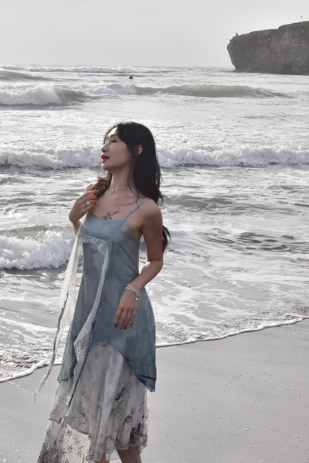 912蕾絲拼接吊帶連身裙-紮染藍-1