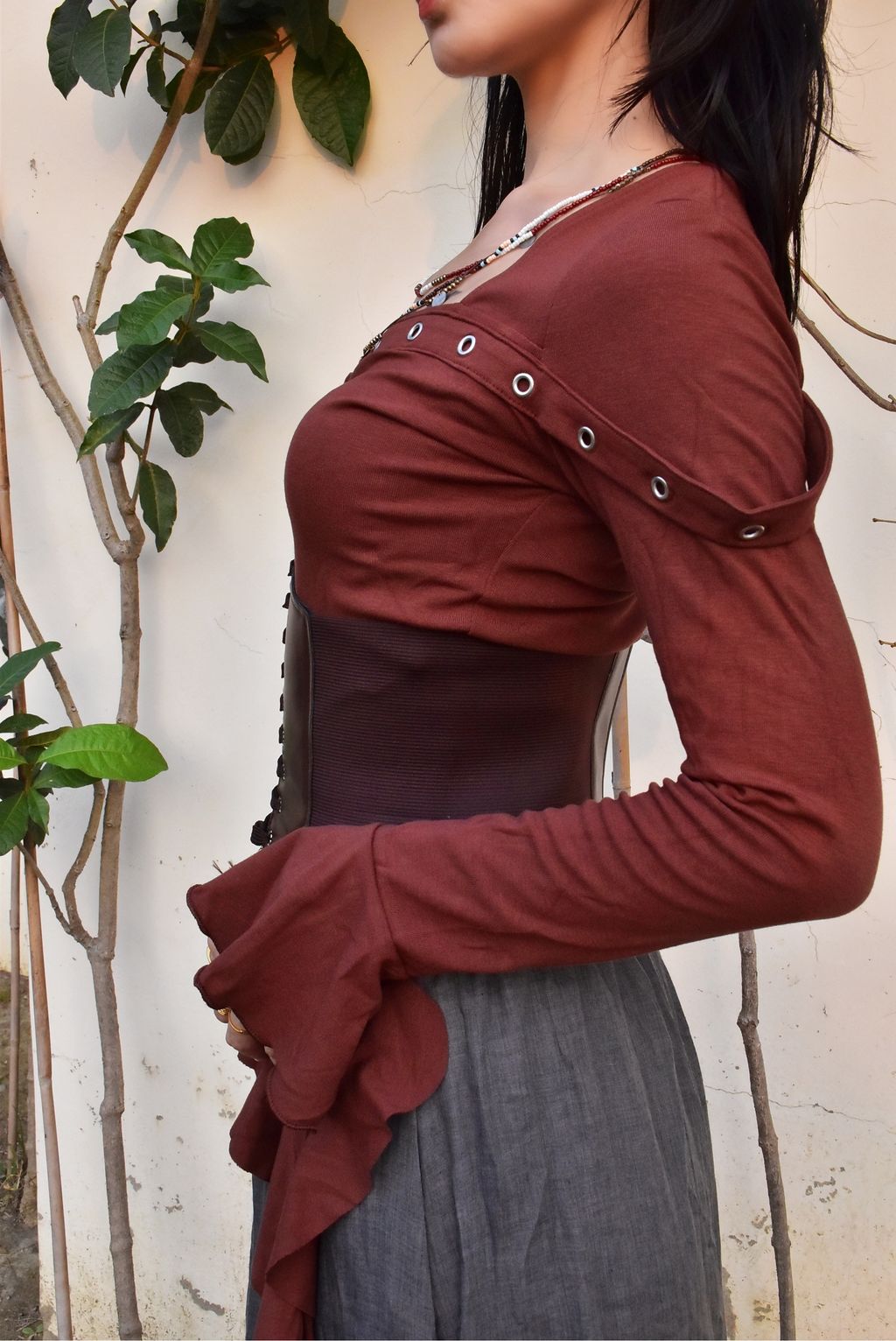 1023卯釘不規則上衣｜酒紅棕-3