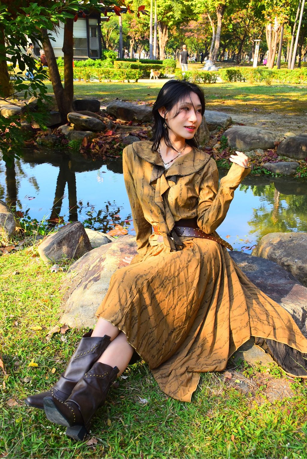 1203解構荷葉領上衣｜亞麻色-1