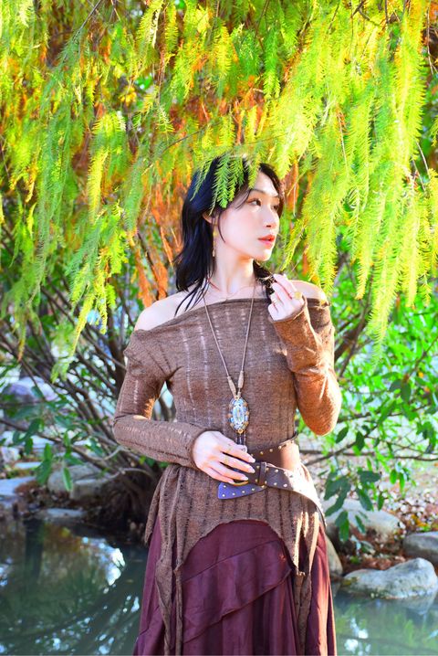 1205鏤空針織寬領上衣｜楓葉咖-1