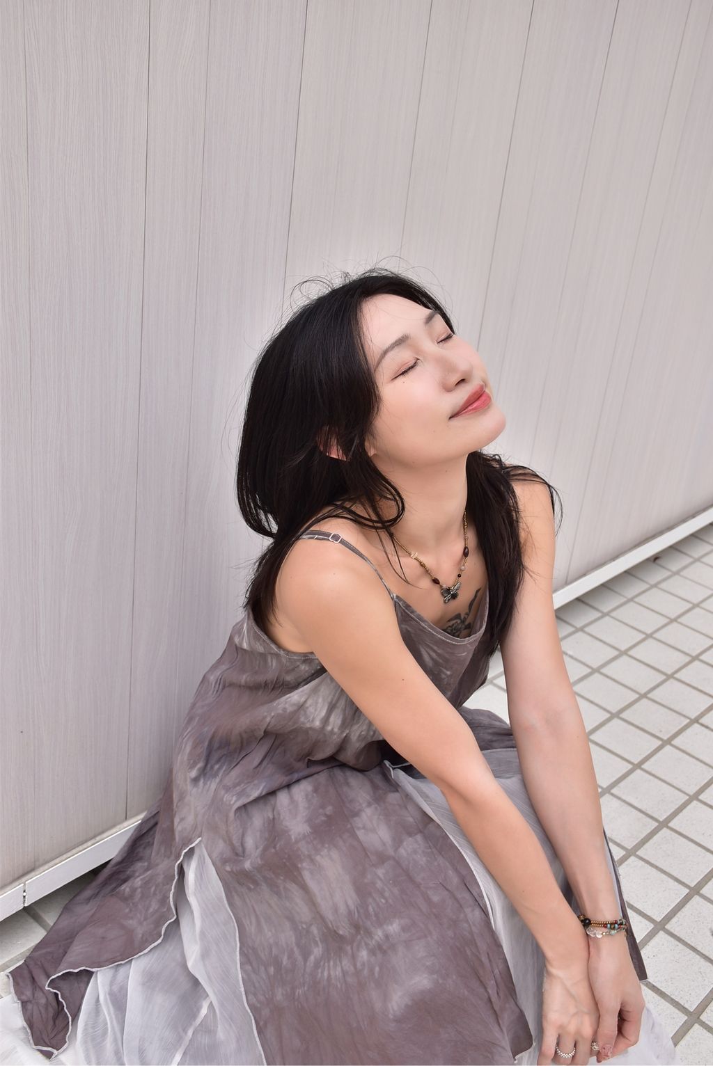 1201植物紮染｜透紗吊帶連身裙｜晚霞紫-9