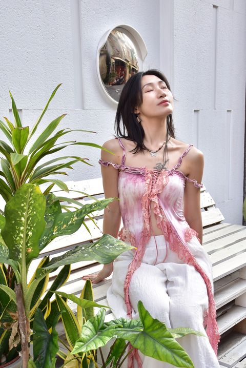 6102A植物紮染｜蕾絲飄逸吊帶｜鮮花粉-2