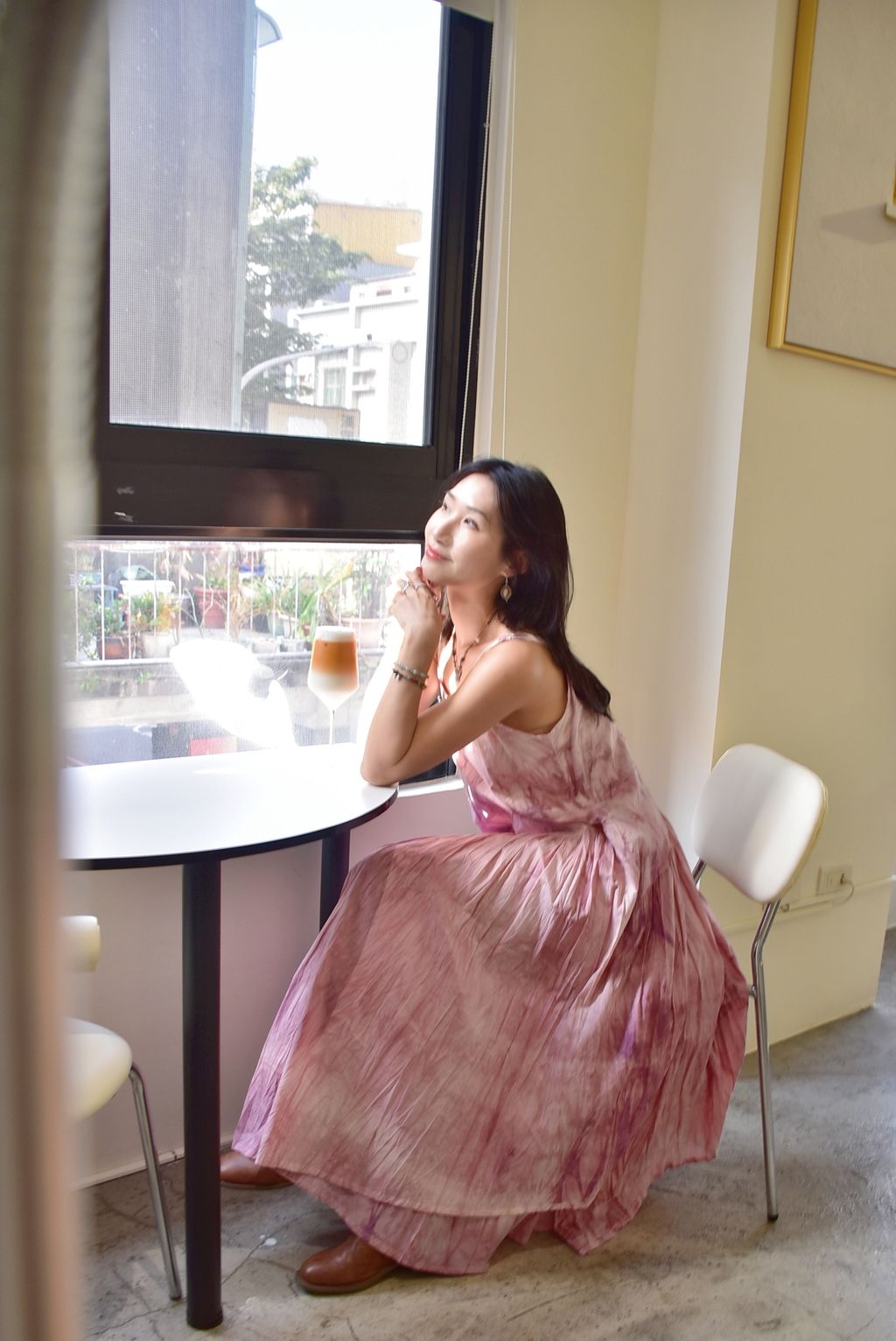 6104植物紮染｜剪裁吊帶連身裙｜鮮花粉-2