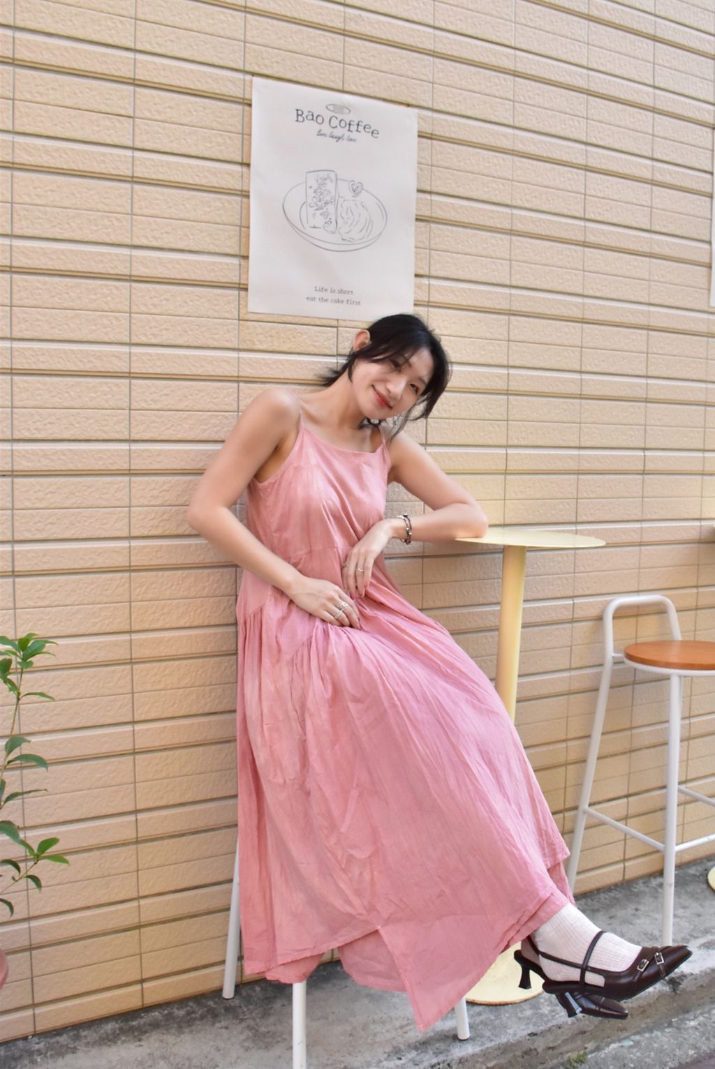 6104B植物紮染｜剪裁吊帶連身裙｜櫻花粉-2