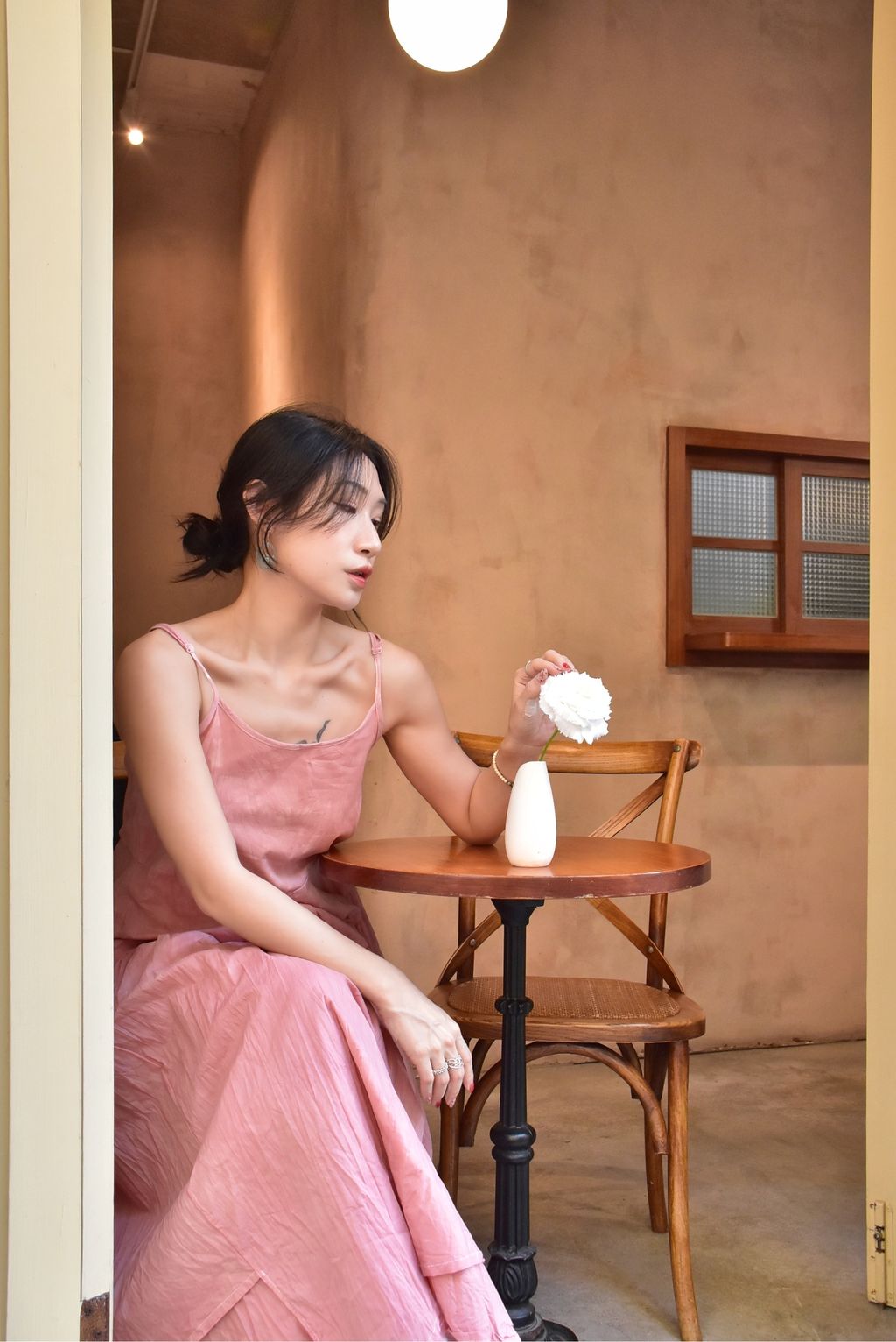 6104B植物紮染｜剪裁吊帶連身裙｜櫻花粉-12