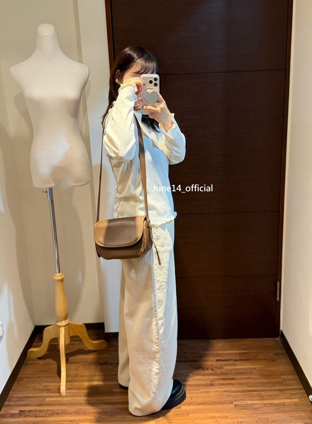 LINE_ALBUM_20251221_251221_25