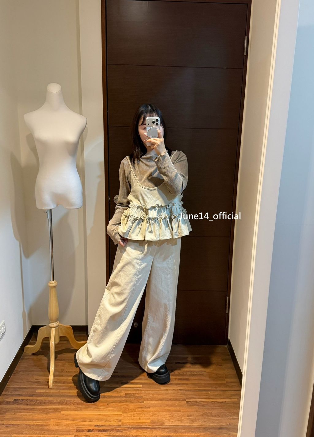 LINE_ALBUM_20251221_251221_20