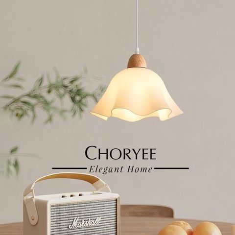 01-CHORYEE 花瓣造型塑膠吊燈，奶油風餐吊燈設計，橡膠實木燈頭搭配 E27 燈泡