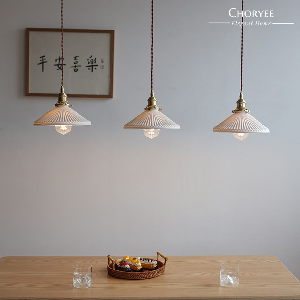 06-vintage-brass-glass-pendant-light-e27-dining-table-installation