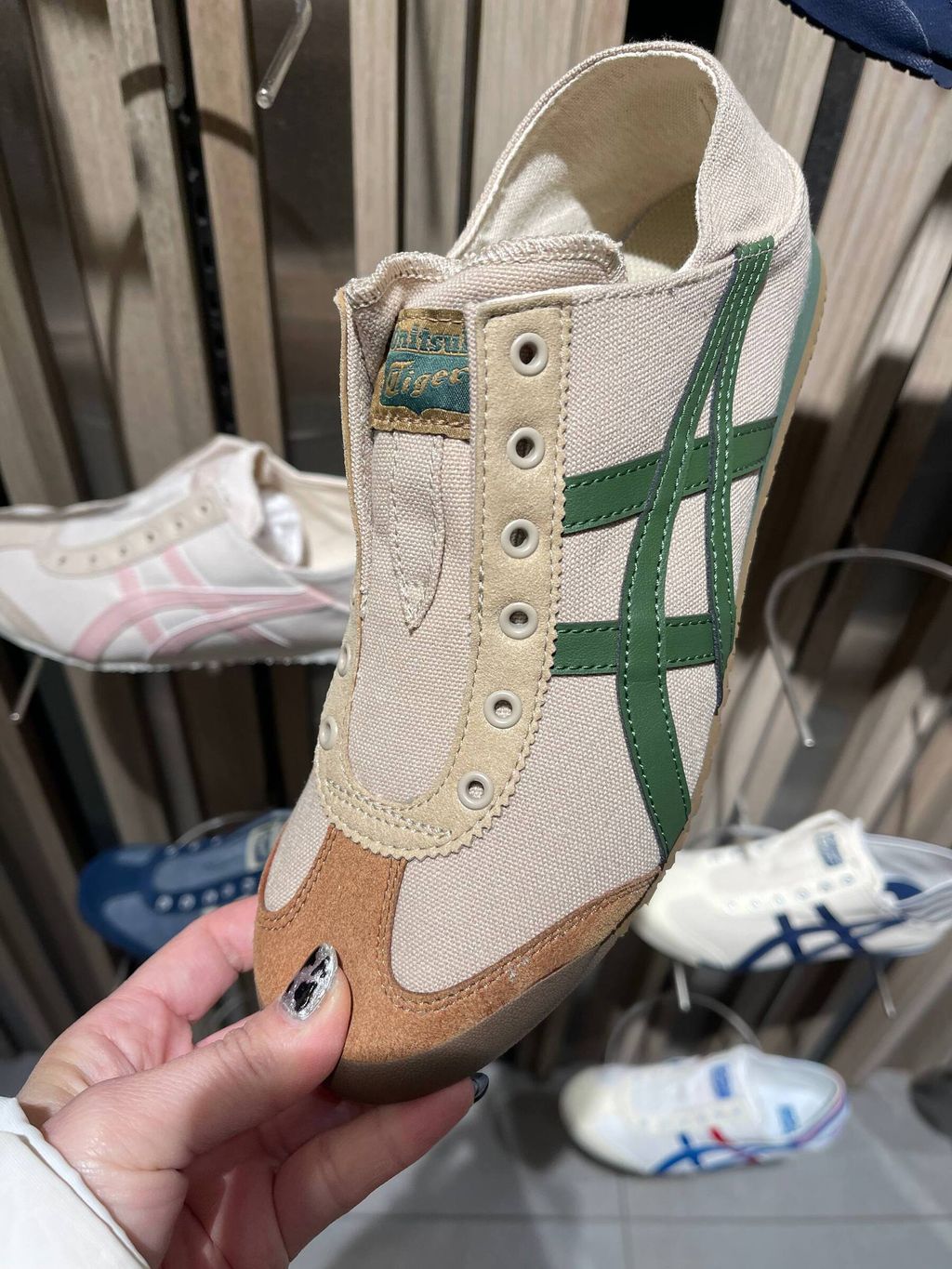 photo_6174795016434290492_w