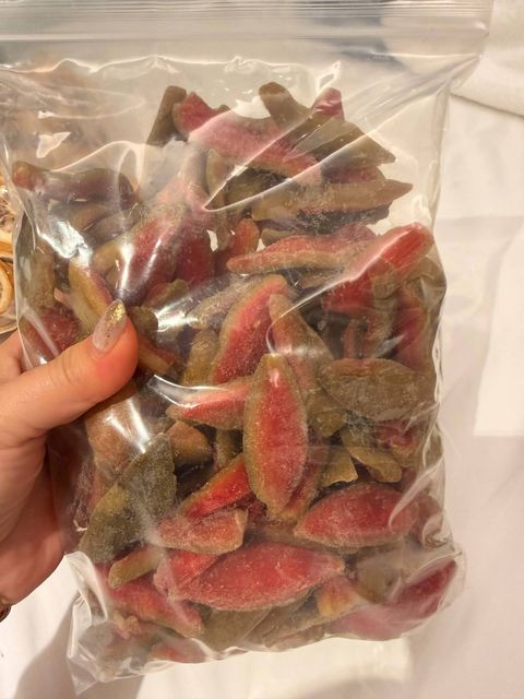 photo_6091375288278257620_w