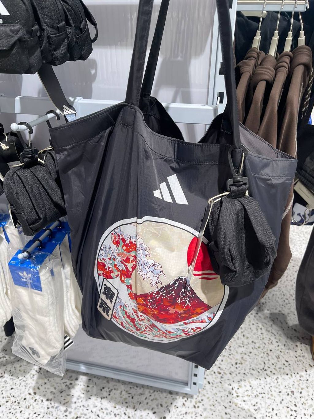 photo_6149941934772915410_y