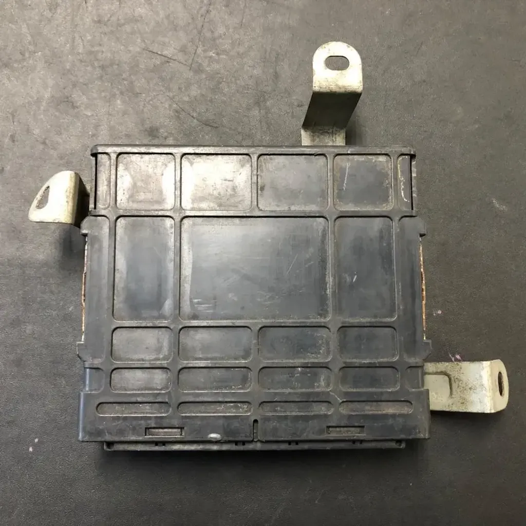 MAZDA WLF8-18-881A (2)