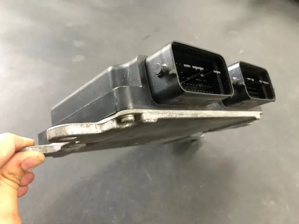 MAZDA L33H-18-881C (3)