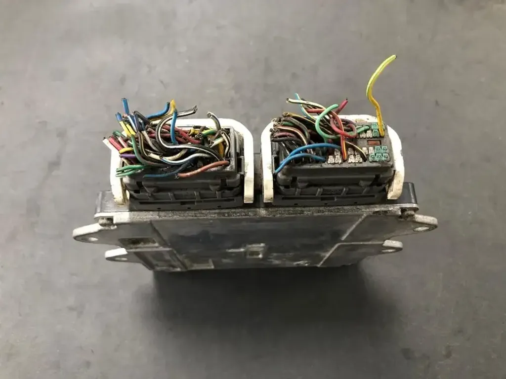 MAZDA LFES-18-881E (2)