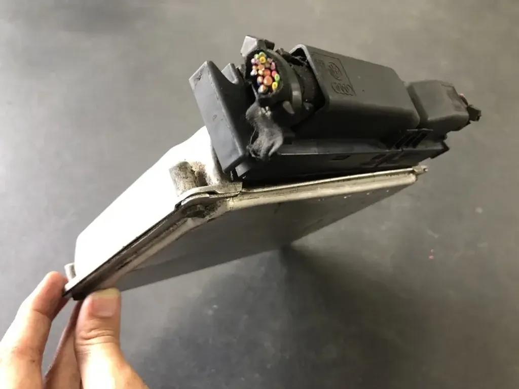 AUDI VW 8D0-907-558-B (2)