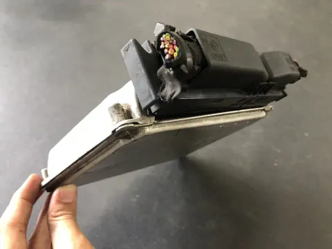 AUDI VW 8D0-907-558-B (2)