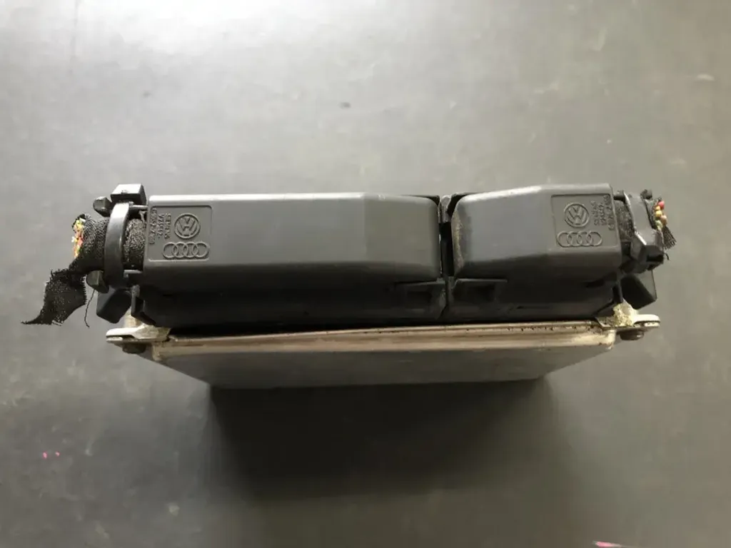 AUDI VW 8D0-907-558-B (3)