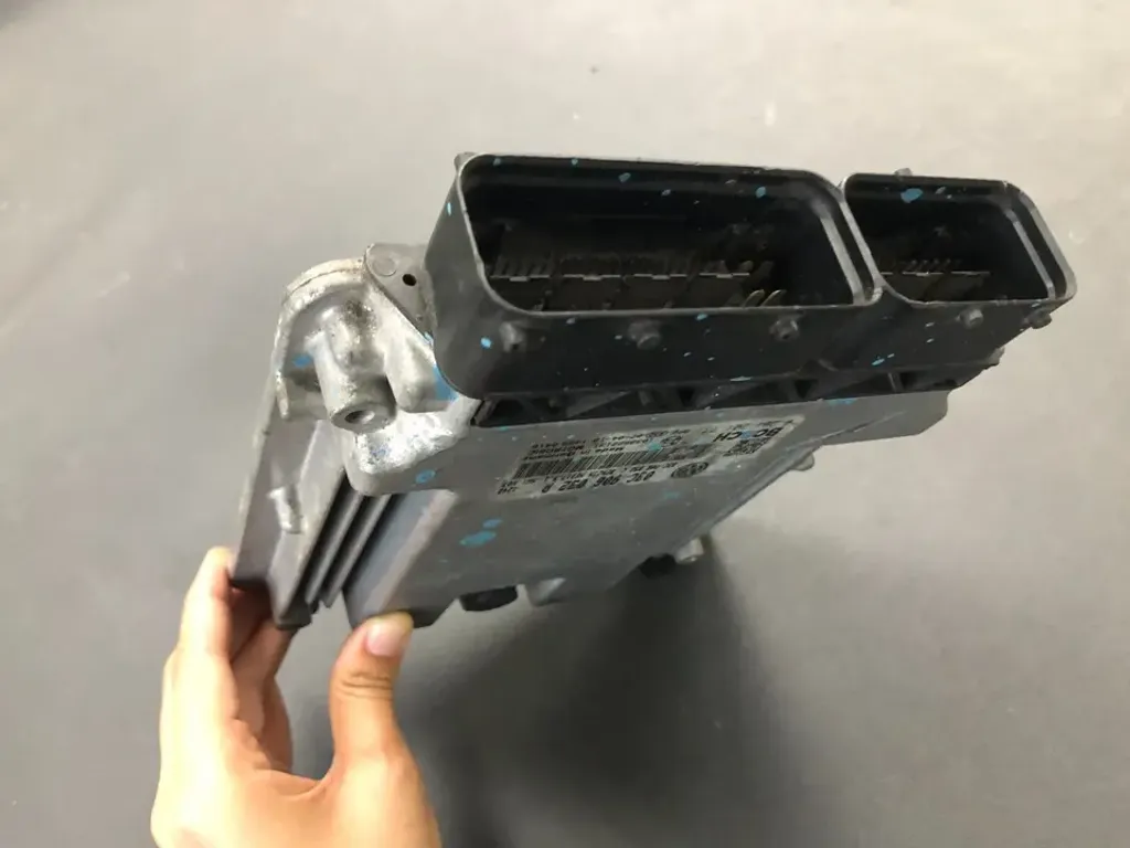 VW 03C-906-032-P (3)