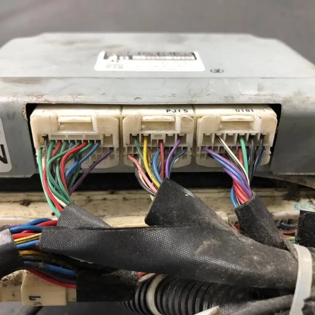 N04C 26 89880-37260 (2)