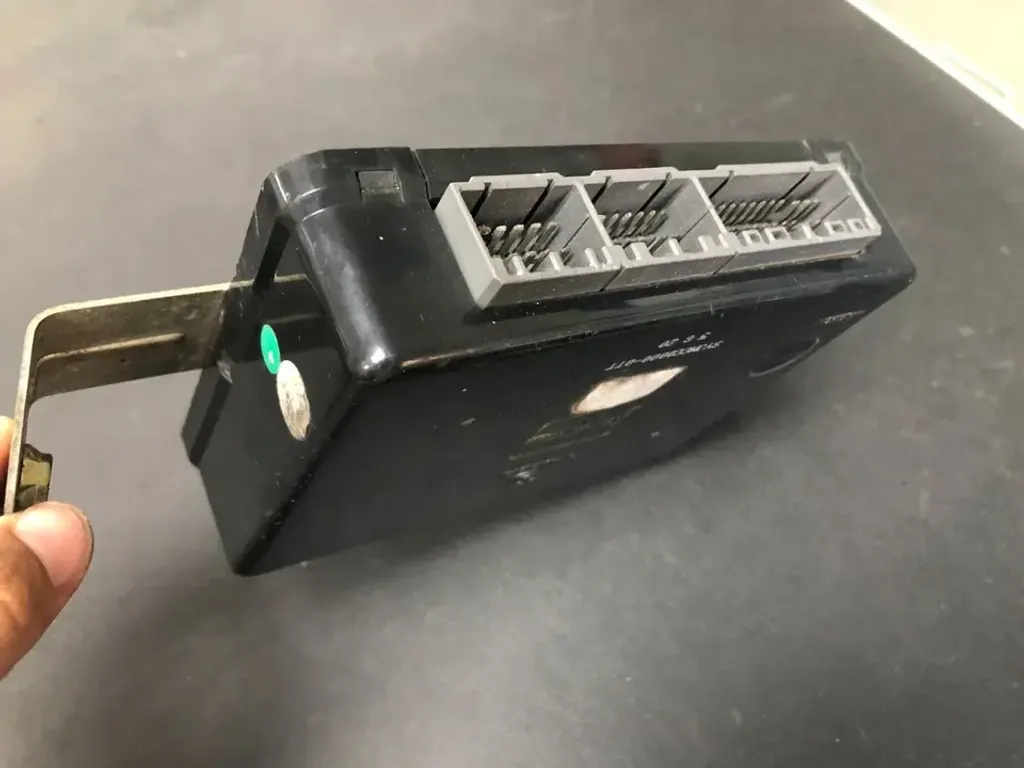 HYUNDAI 95400-JM000-0000 (3)