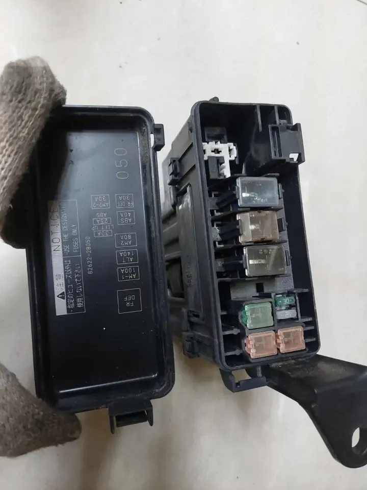 2AZ 82622-28050 (2)