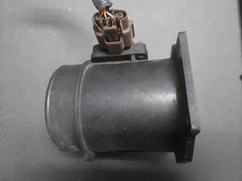 NISSAN 22680-2J200 (2)