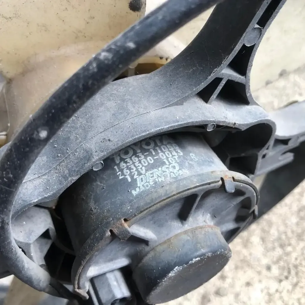 TOYOTA 16363-11050 (3)