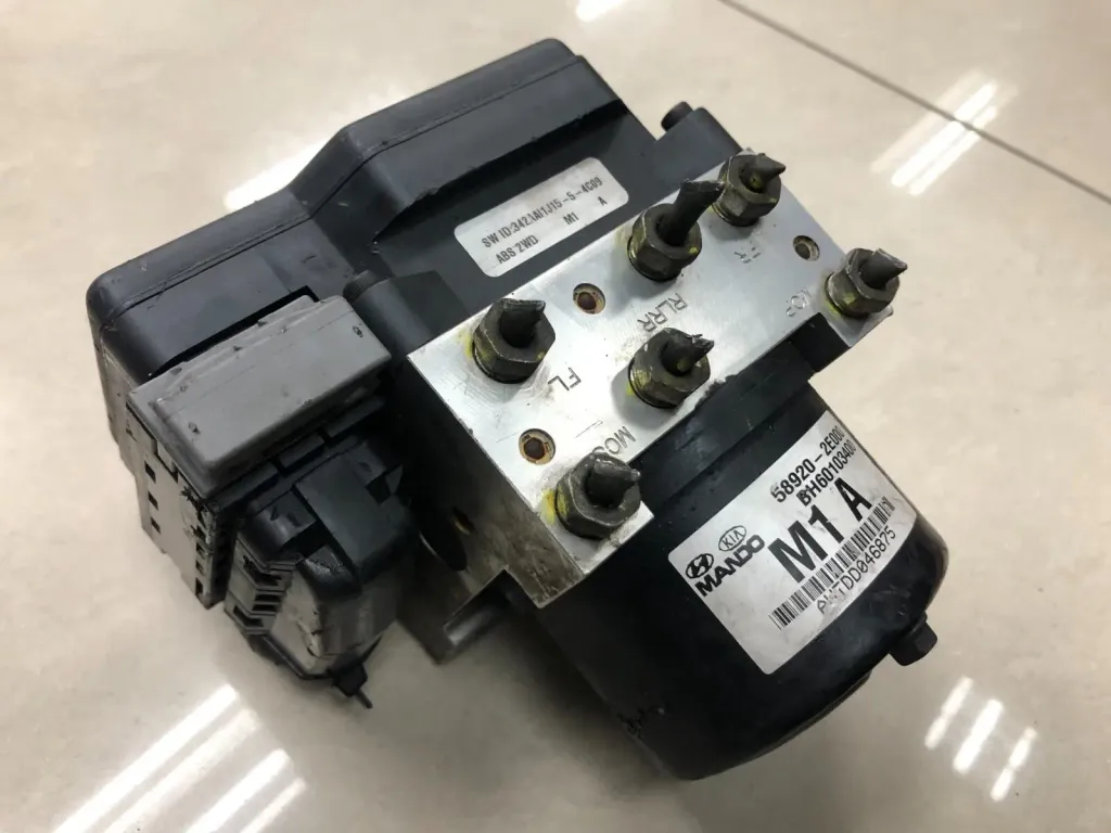 HYUNDAI M1A 58920-2E000 (1)