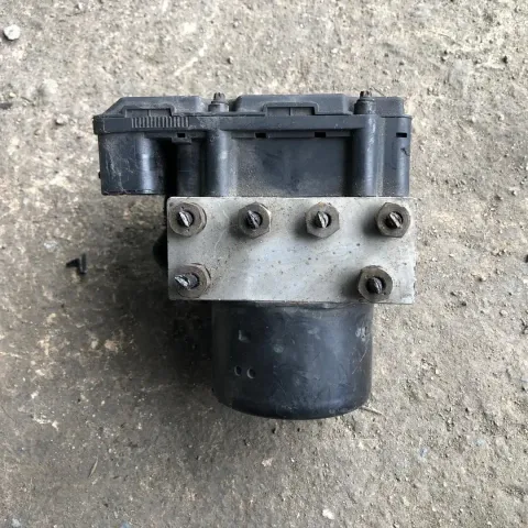 FORD YL84-2C286-EA (1)