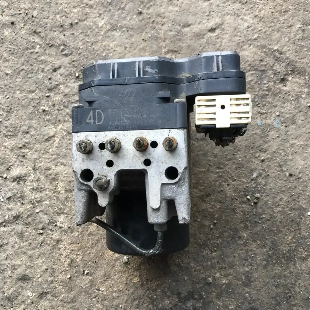 TOYOTA 44540-68030 (1)