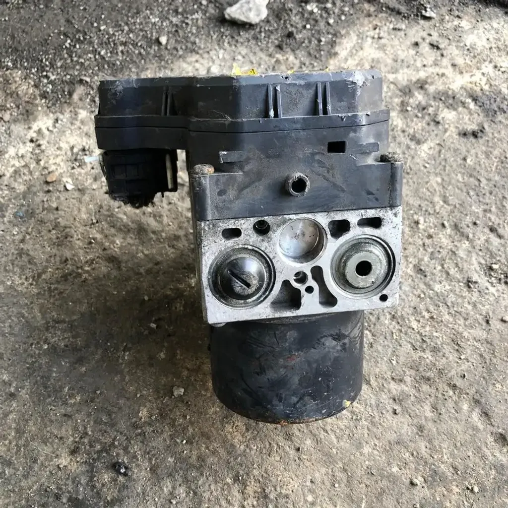 TOYOTA 44540-68030 (2)