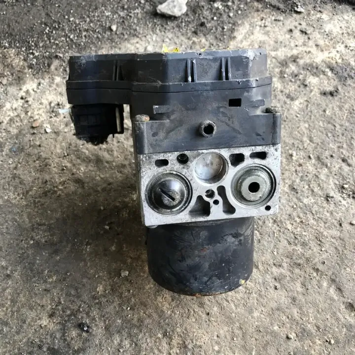 TOYOTA 44540-68030 (2)