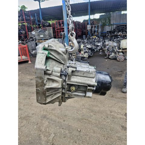 my-11134207-820lf-mfuzdycww1lb14