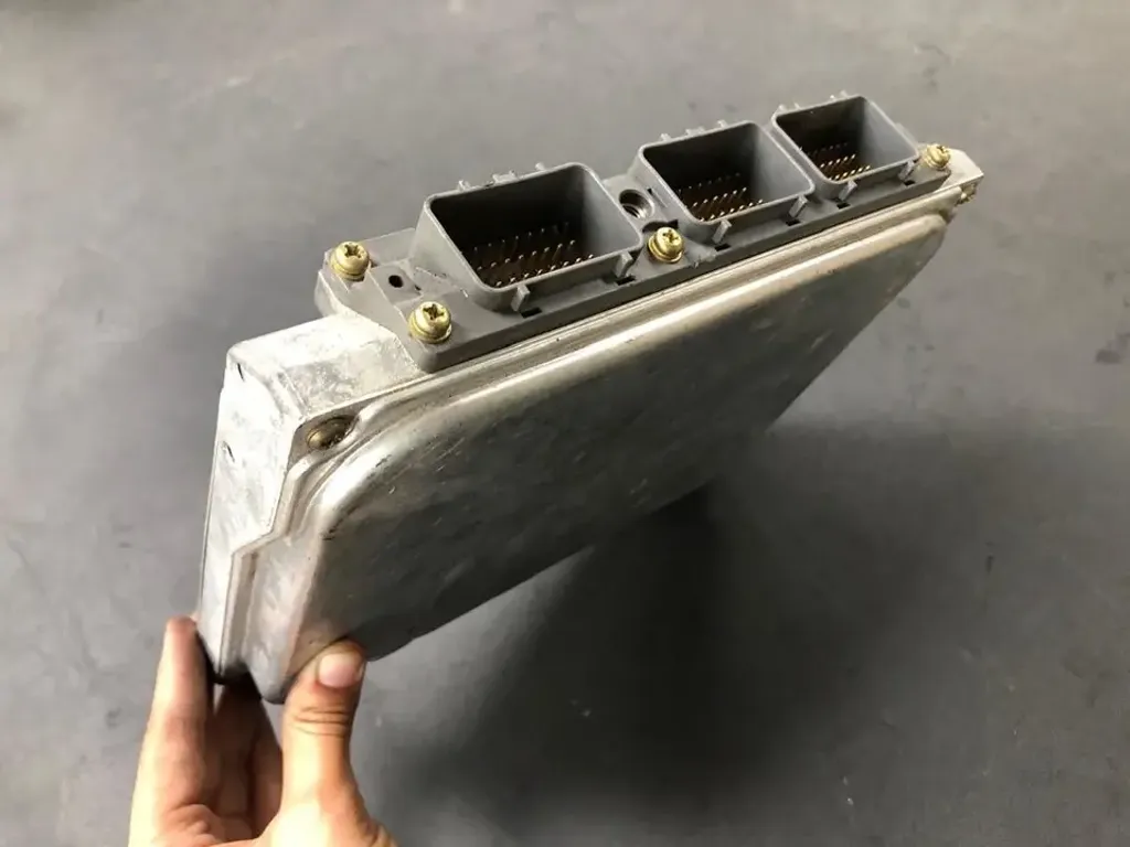 1UZ-FE 89661-30500 (3)