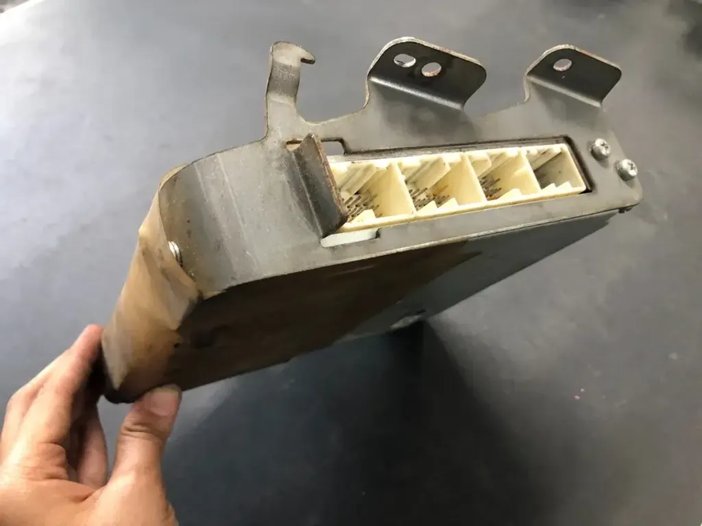 N04C-TJ MT 89661-37690 (3)