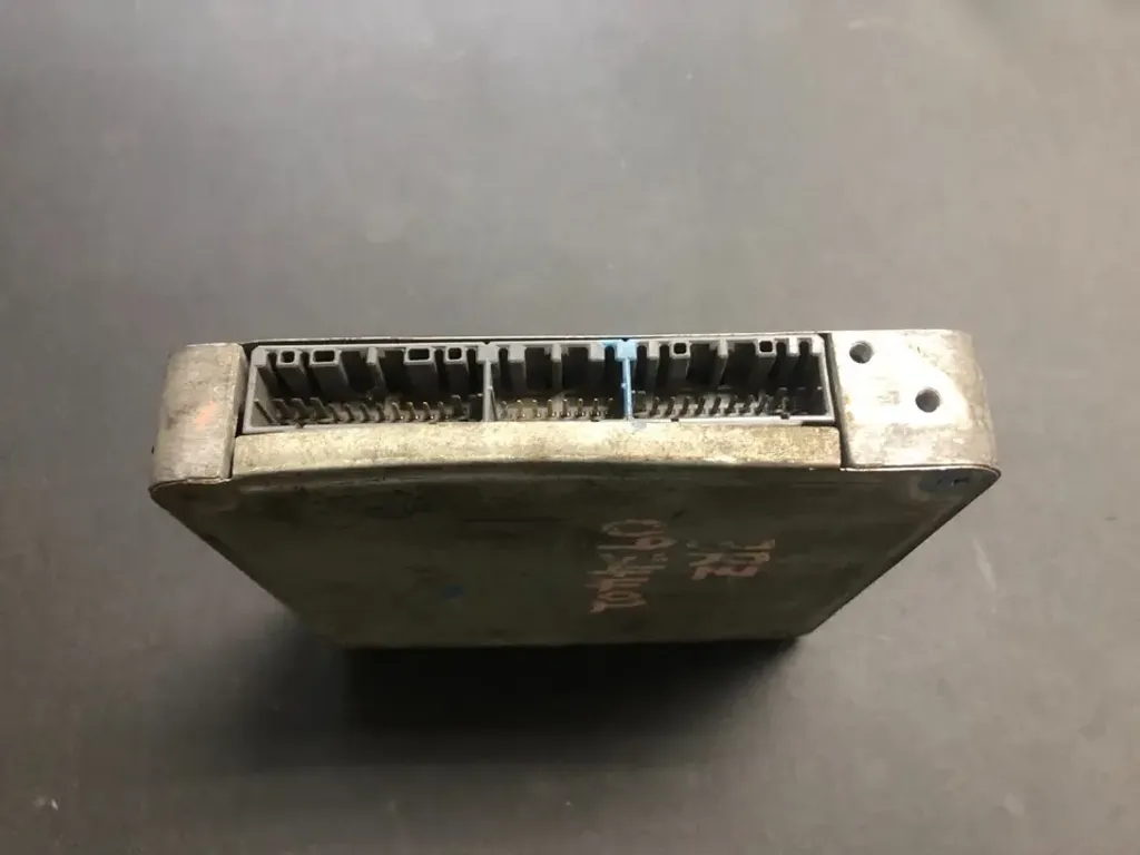 3RZ-FE 89661-26250 (2)