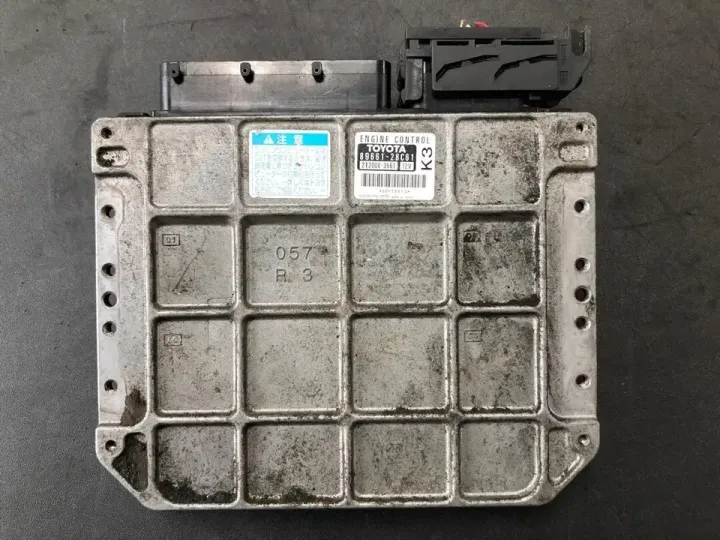 K3 89661-28C61 (2)