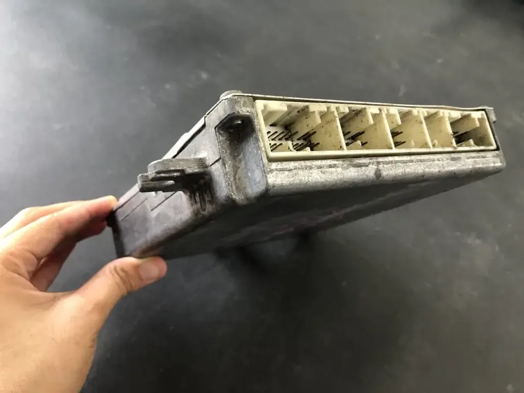 P9 37820-RLC-922 (4)