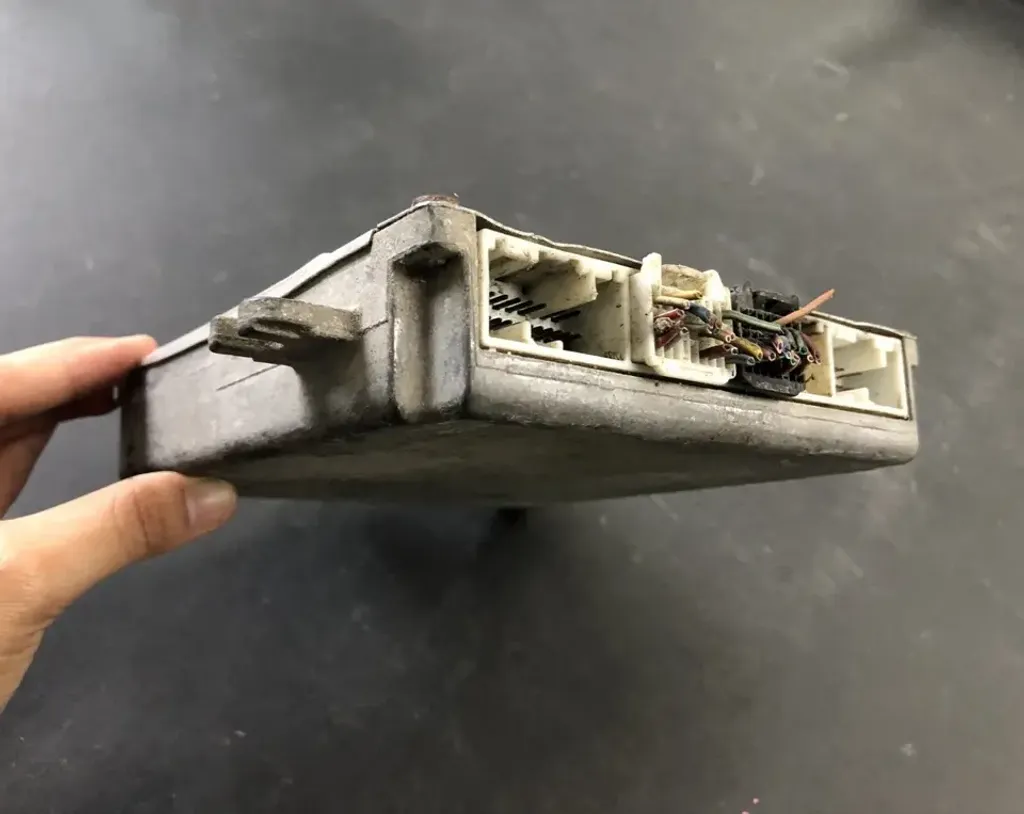 8J 37820-PWA-904 (4)