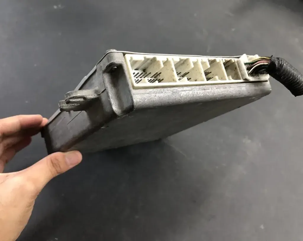 AH 37820-RJZ-923 (4)